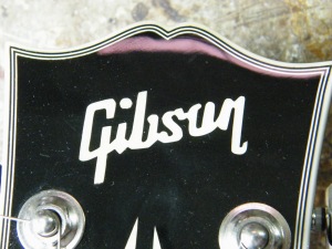 Fake Gibson headstock & logo